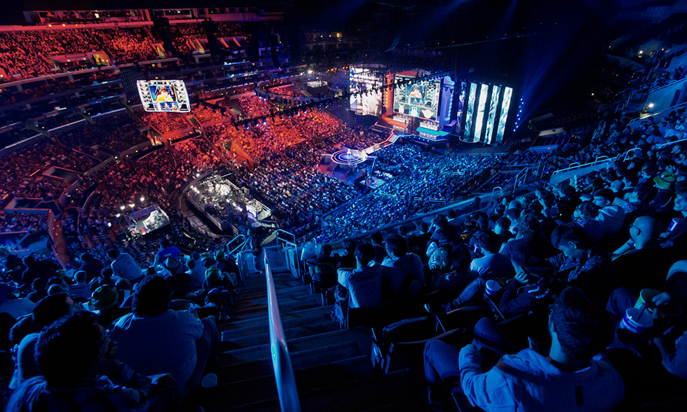 一串五！TES成为LPL历史上季后赛击败队伍最多的优胜者