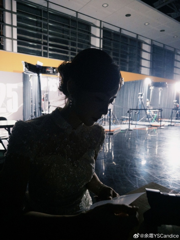 Bilibili Gaming 正式宣布2025赛季阵容❗ Xun 离队，Left Hand + ON 签订了一年的合同 + 其他球员续签了两年的合同