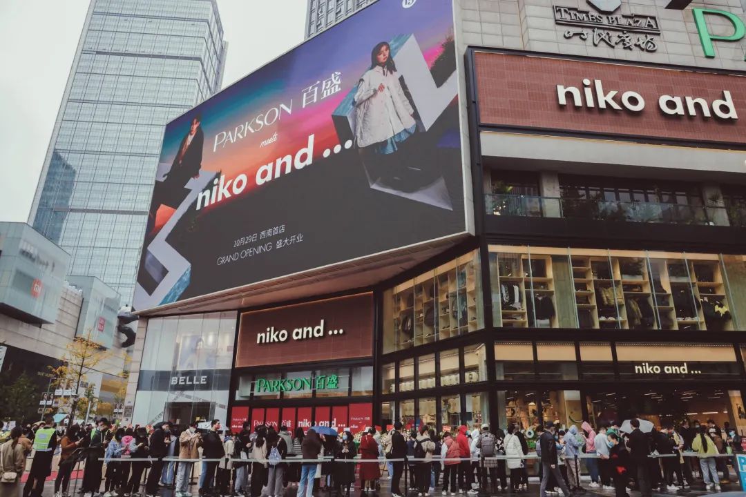 今日凌晨结束的2023LEC春季赛的总决赛中，MAD在先失两城的情况下，连下三局成功击败BDS夺得春冠，MAD也成功锁定了2023MSI席位